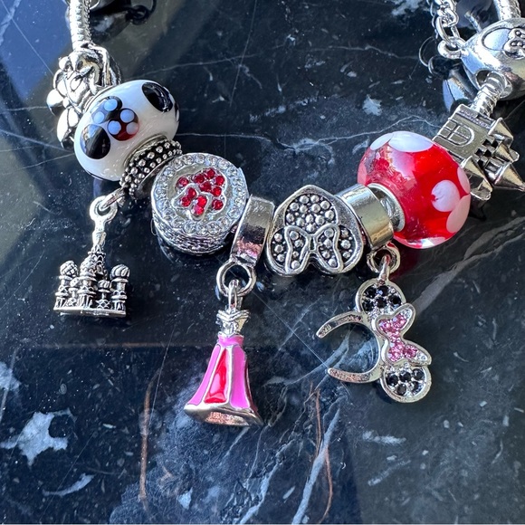 MINNIE Crystal ♡ Charms GIFT Bracelet - Picture 9 of 10